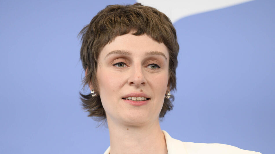 L'attrice Julia Windischbauer al photocall della serie Etty di Hagai Levi alla 82a Mostra del Cinema di Venezia, lunedì 1 settembre 2025