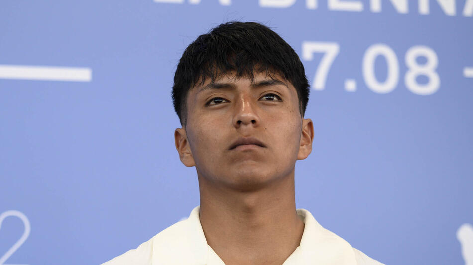 L'attore Francis Eddú Llumiquinga al photocall del film Hiedra (The Ivy) di Ana Cristina Barragan alla 82a Mostra del Cinema di Venezia, mercoledì 3 settembre 2025