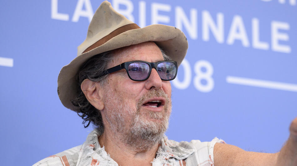 Il regista Julian Schnabel al photocall del suo film In the Hand of Dante alla 82a Mostra del Cinema di Venezia, mercoledì 3 settembre 2025