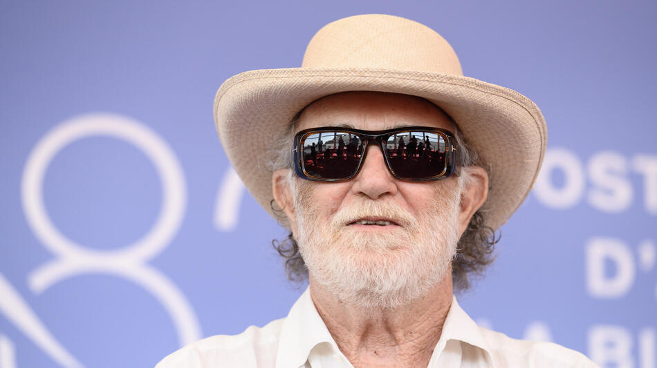 Francesco De Gregori al photocall del film Francesco De Gregori Nevergreen di Stefano Pistolini alla 82a Mostra del Cinema di Venezia, venerdì 5 settembre 2025