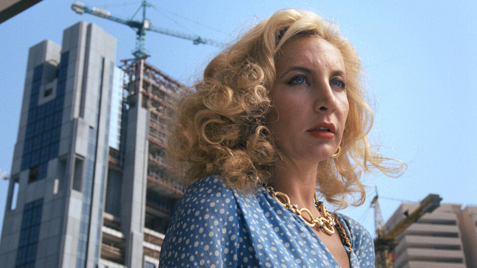 Iaia Forte in Libera (di Pappi Corsicato) - Episodio 1 - Aurora