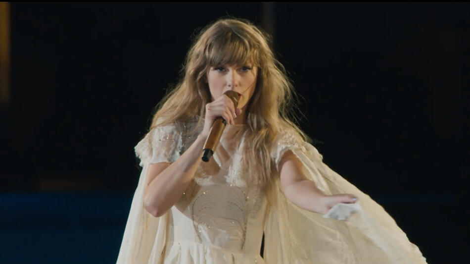 Taylor Swift The Eras Tour, scena da Clip Cardigan