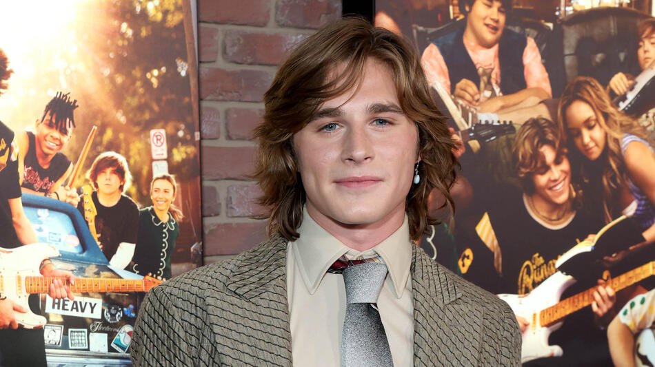 Axel Ellis partecipa alla première sul red carpet e all'after party di The Runarounds al Roxy il 26 agosto 2025 a Los Angeles, California