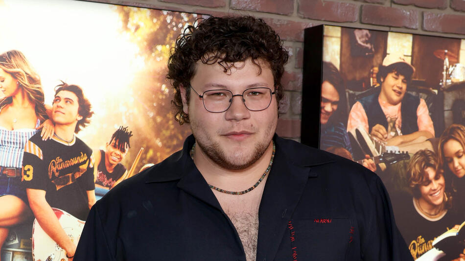 Maximo Salas partecipa alla première sul red carpet e all'after party di The Runarounds al Roxy il 26 agosto 2025 a Los Angeles, California