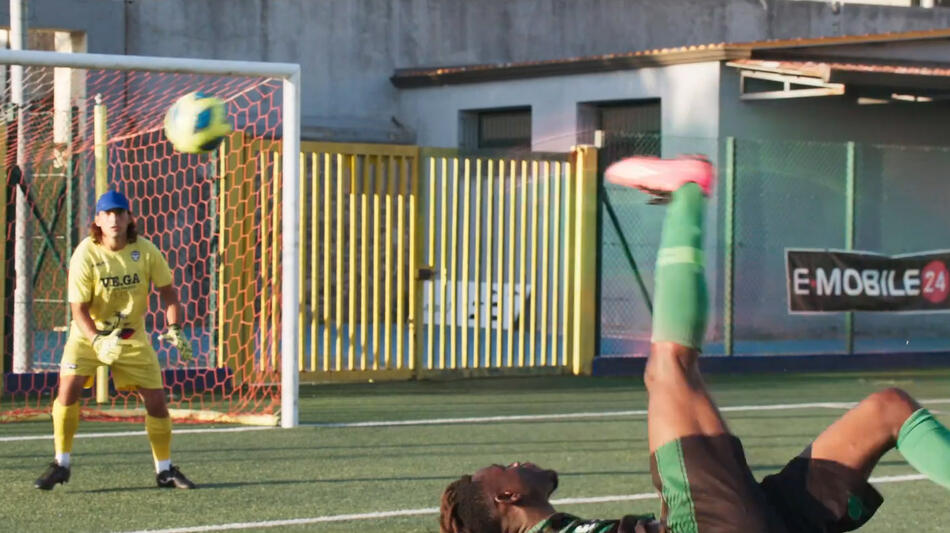 U.S. Palmese dei Manetti bros., scena da Clip Rovesciata