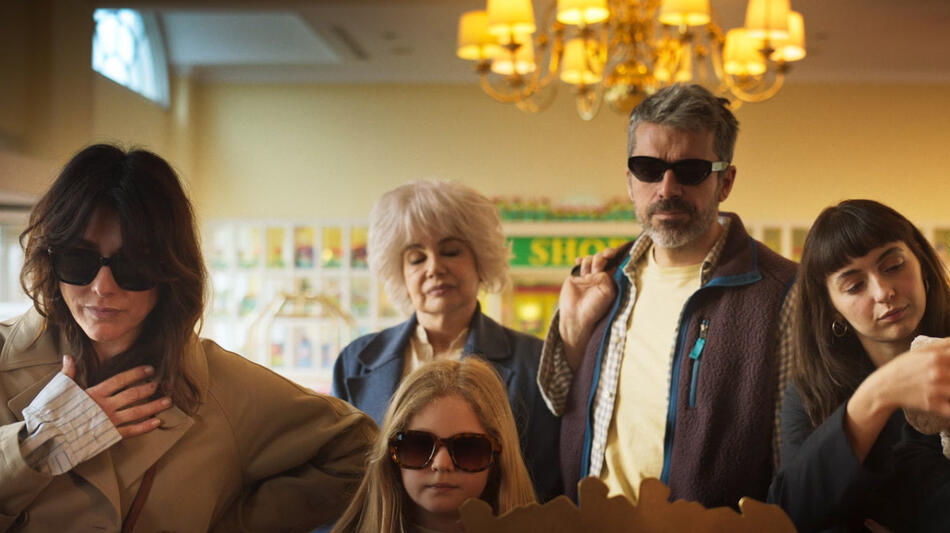 Una Famiglia Sottosopra con Luca Argentero e Valentina Lodovini, scena da Trailer