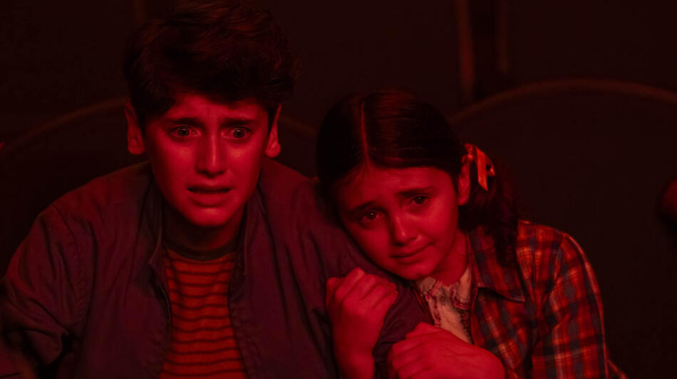 Jack Molloy Legault, Matilda Legault in IT: Welcome To Derry 1x01