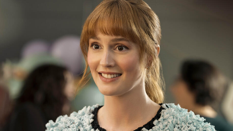 Leighton Meester come Abby in Nobody Wants This 2x05