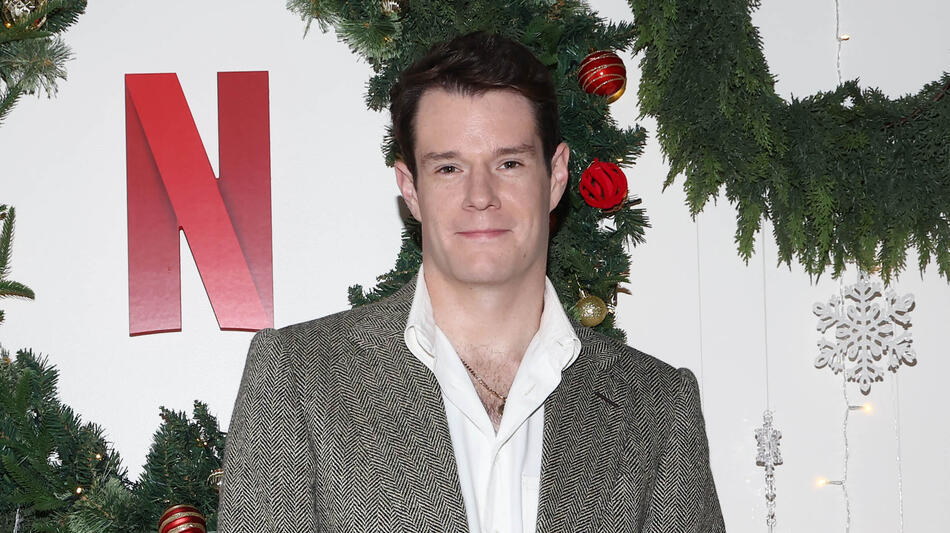 Connor Swindells partecipa alla proiezione di 'Jingle Bell Heist' di Netflix al Netflix Roma Theater il 7 novembre 2025 a Los Angeles, California