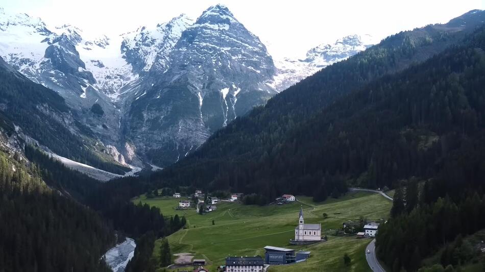 La Valanga Azzurra di Giovanni Veronesi, scena da Trailer