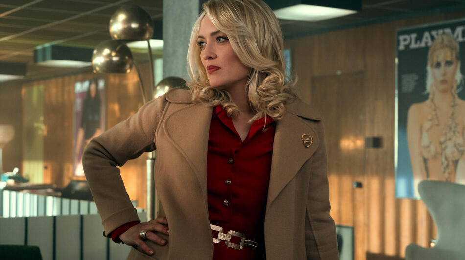 Carolina Crescentini come Adelina Tattilo in Mrs Playmen 1x02