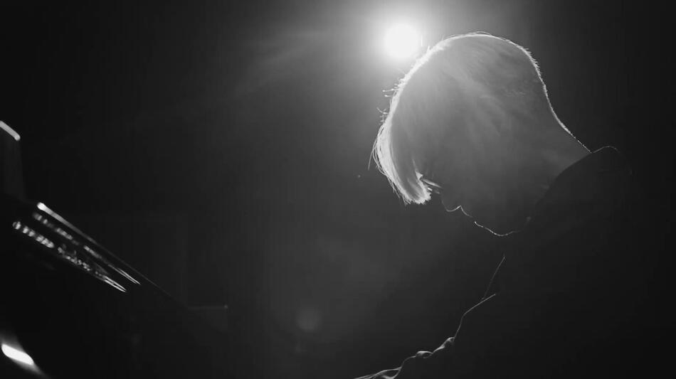 Ryuichi Sakamoto  Opus, scena da Trailer