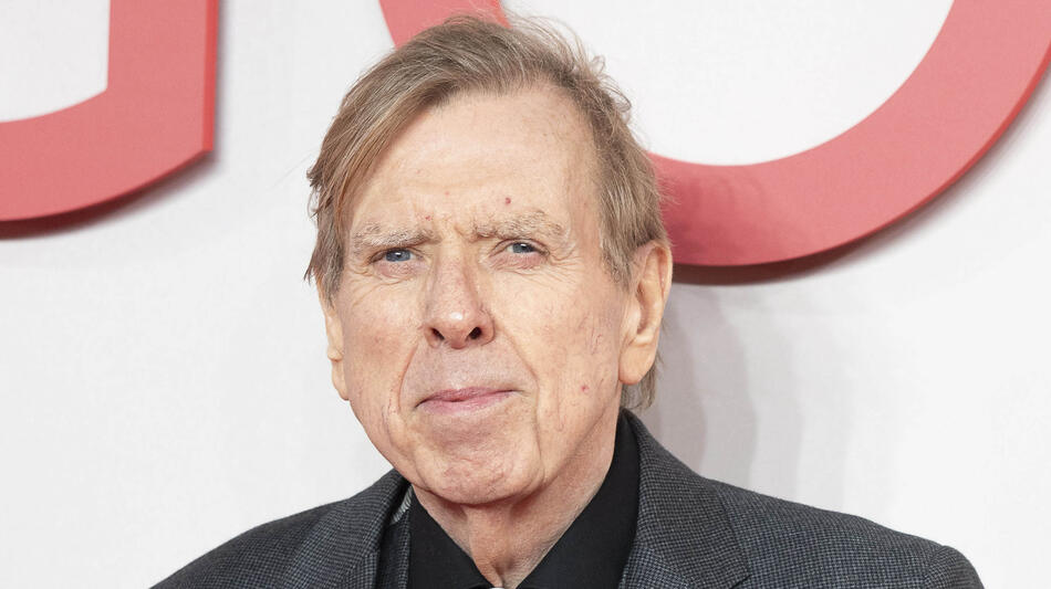 Timothy Spall partecipa alla première mondiale di 'Goodbye June' di Netflix al Curzon Mayfair il 3 dicembre 2025 a Londra, Inghilterra