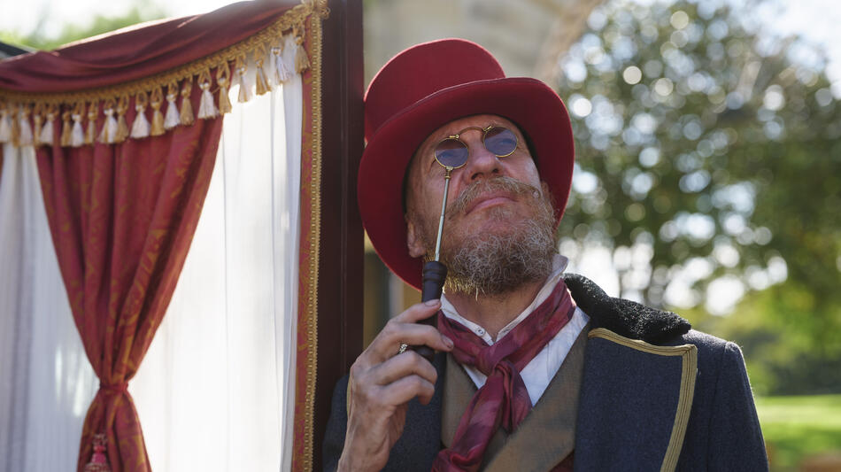 Norbert Fagin (David Thewlis) in The Artful Dodger 2x02