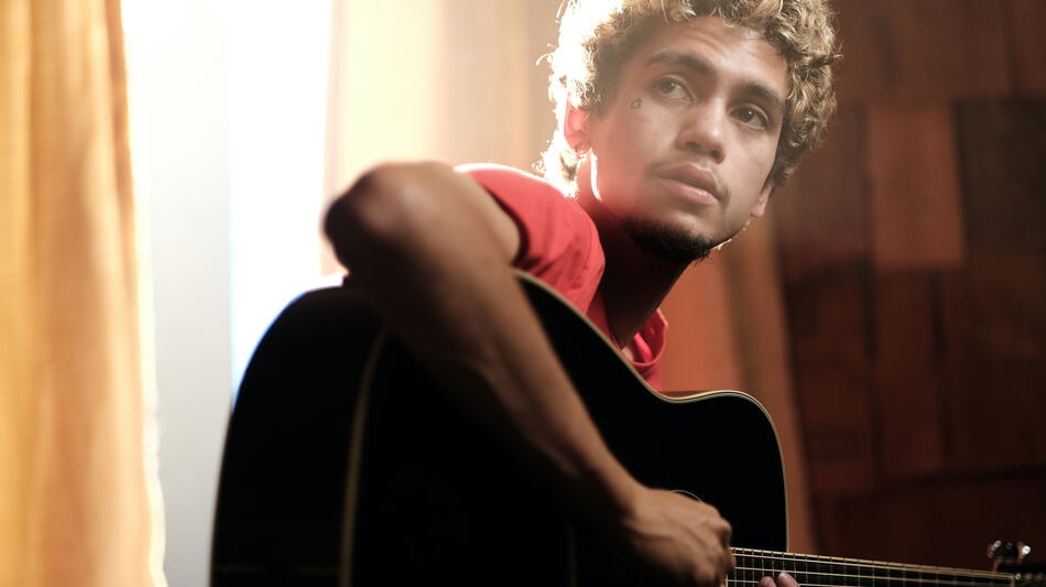 Dominic Fike in Euphoria 2x08