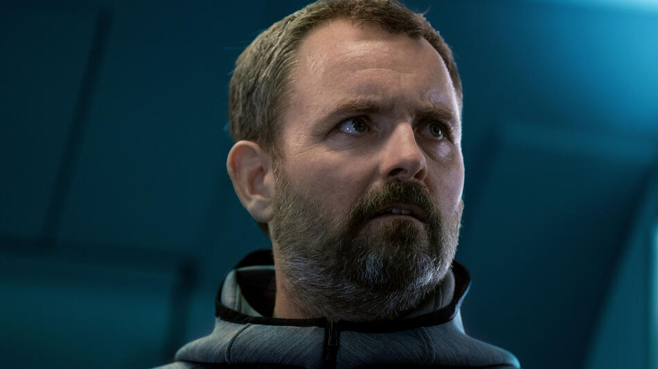 Neil Maskell in Hijack 1x05