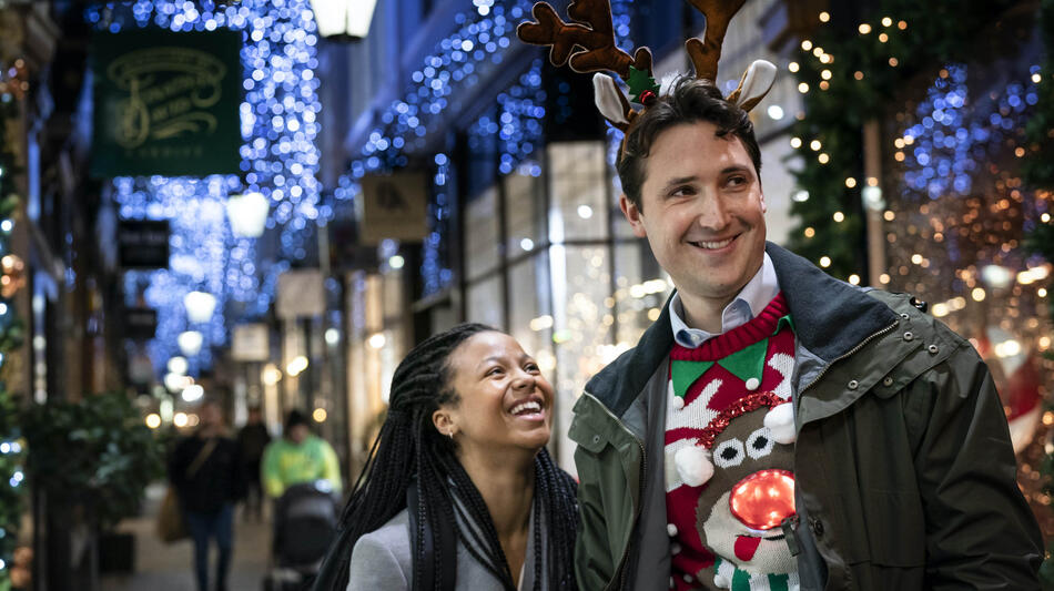 Myha'la Herrold, Ben Lloyd-Hughes in Industry 1x06