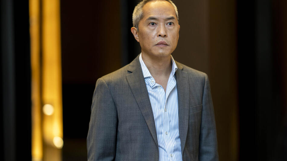 Ken Leung in Industry 2x04