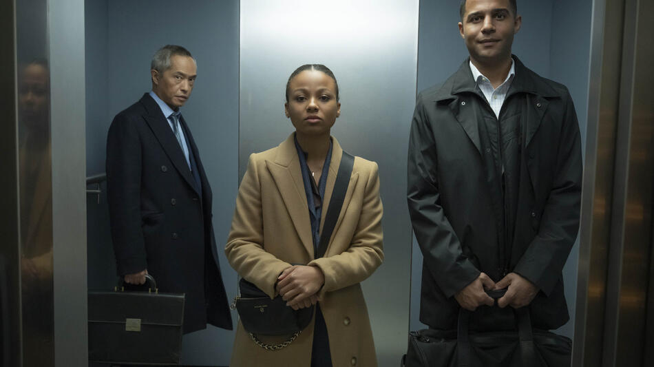 Ken Leung, Myha'la Herrold, Alex Alomar Akpobome in Industry 2x05