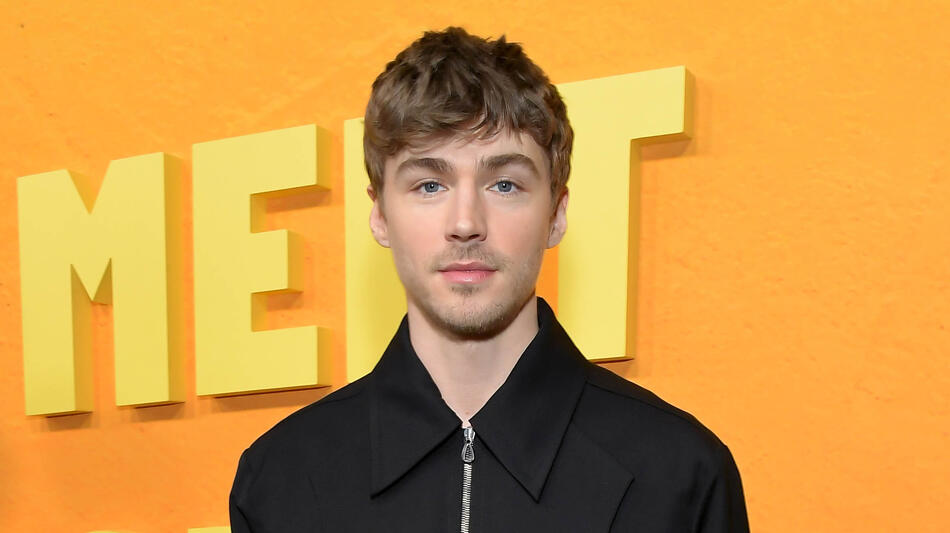 Miles Heizer alla première di Netflix 'People We Meet on Vacation' all'Egyptian Theatre Hollywood il 6 gennaio 2026 a Los Angeles, California