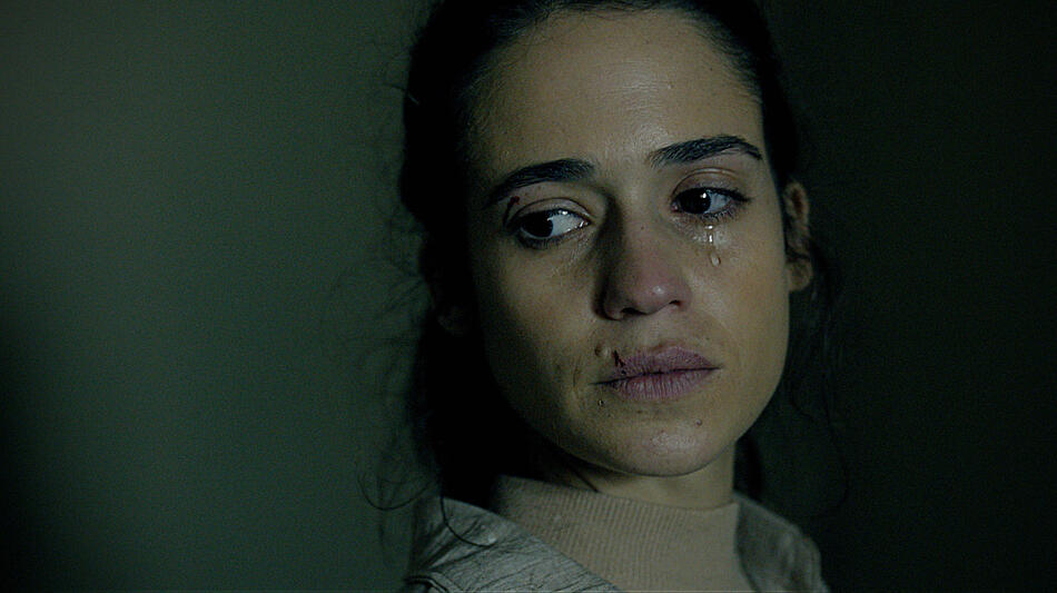 Niv Sultan in Tehran 1x07