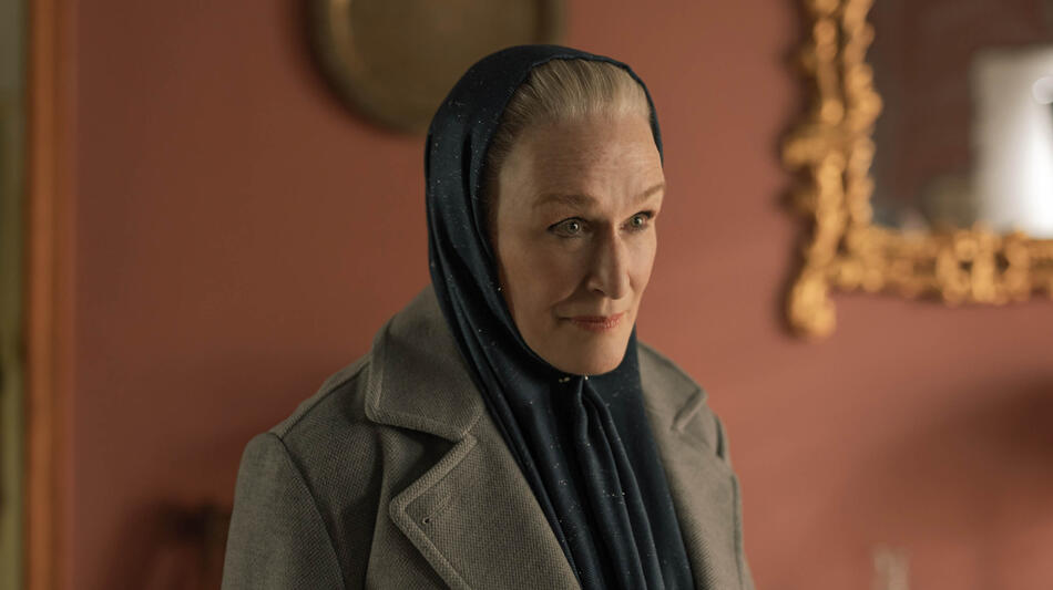 Glenn Close in Tehran 2x06