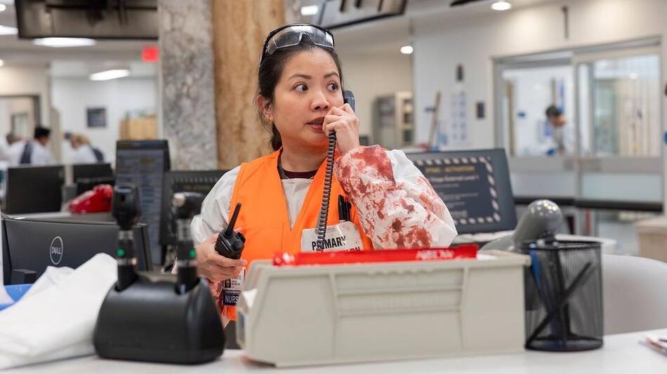 Kristin Villanueva in The Pitt 1x13