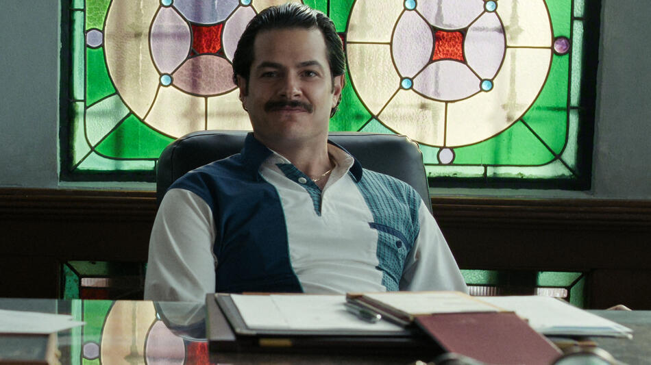 Alfonso Dosal come Raul Zapata in The Night Agent 3x07