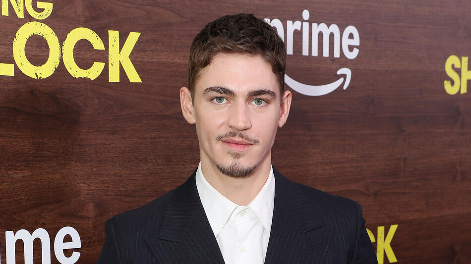 Hero Fiennes Tiffin partecipa alla proiezione speciale a New York di Young Sherlock di Prime Video
