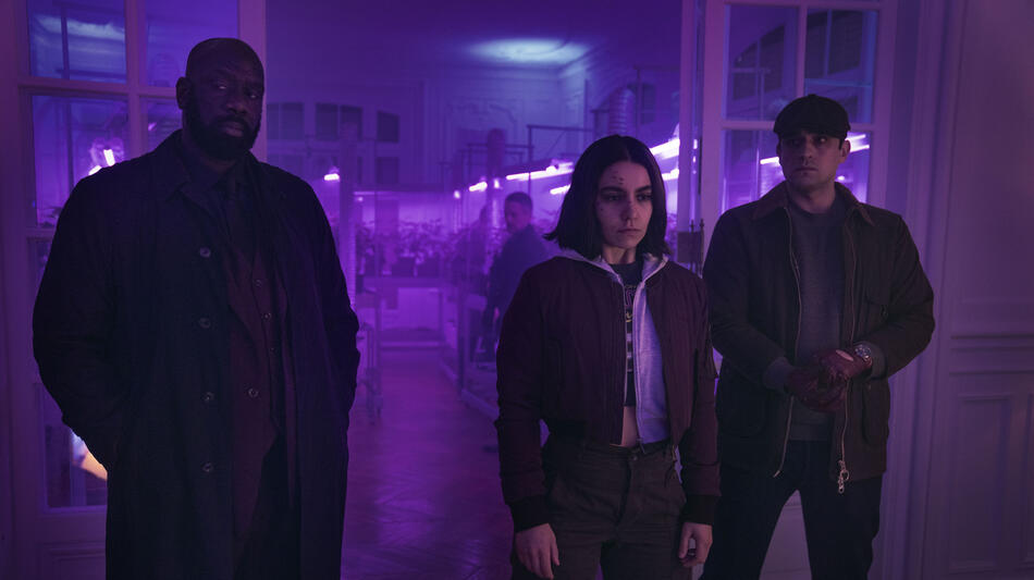 Steve Tientcheu, Lina El Arabi, Quentin Faure in Furies 1x06