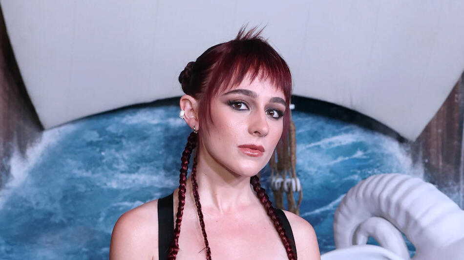 Sophia Anne Caruso partecipa alla proiezione per i fan della seconda stagione di One Piece di Netflix a Los Angeles presso l'United Artists Theatre il 26 febbraio 2026 a Los Angeles, California