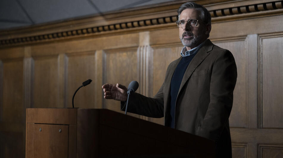 Steve Carell in Rooster 1x01