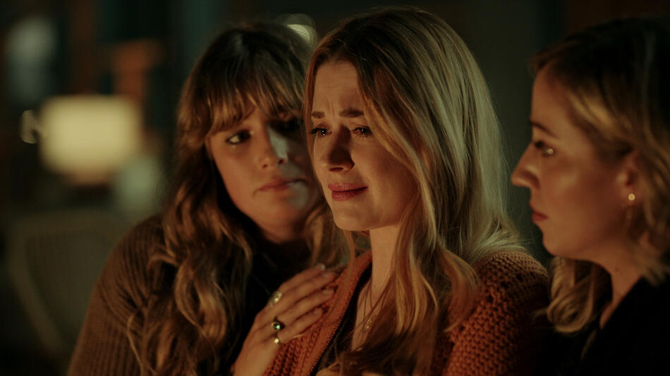 (S-D) Libby Osler come Ava, Alexandra Breckenridge come Mel Monroe, Zibby Allen come Brie in Virgin River 5x08