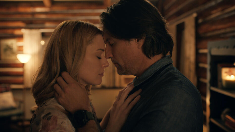 (S-D) Alexandra Breckenridge come Mel Monroe, Martin Henderson come Jack Sheridan in Virgin River 6x02