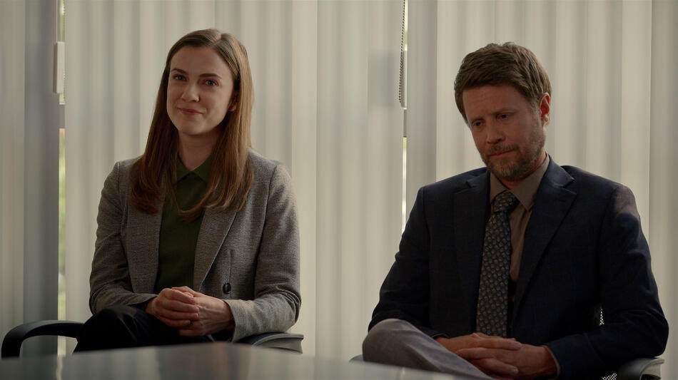 (S-D) Sara Canning come Victoria e Kaj-Erik Eriksen come Dr. Hayes in Virgin River 7x07