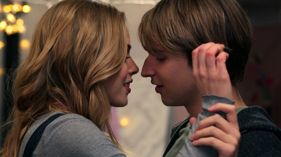 Sarah Dugdale come Lizzie; Grayson Maxwell Gurnsey come Ricky in Virgin River - Stagione 2