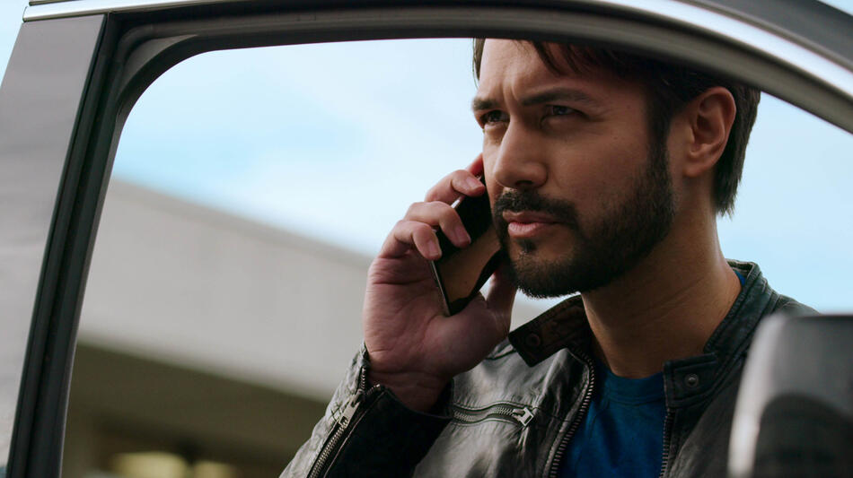 Charlie Nesbitt nel ruolo del marito confortante in Virgin River - Stagione 2