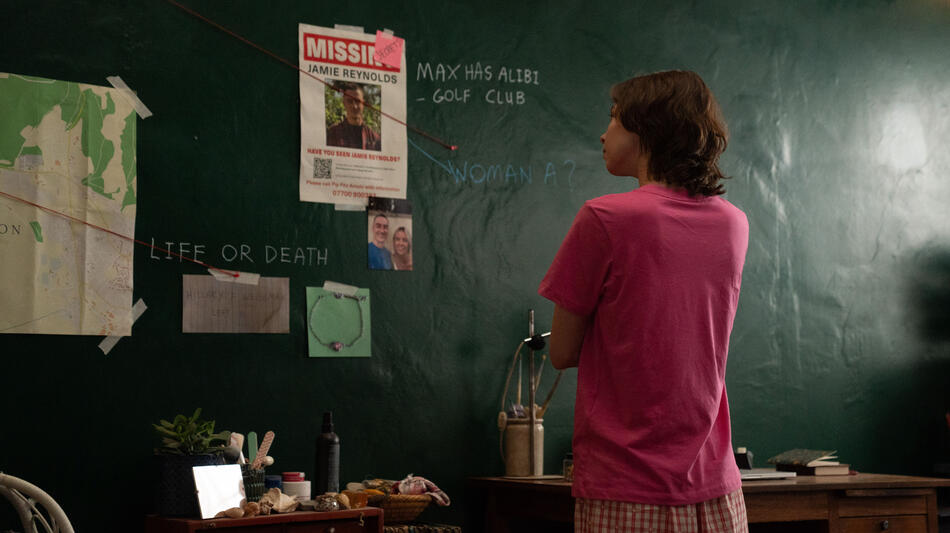 Emma Myers come Pip Fitz-Amobi in Come uccidono le brave ragazze 2x02