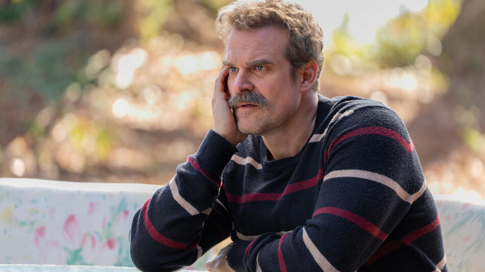 David Harbour in DTF St. Louis 1x06