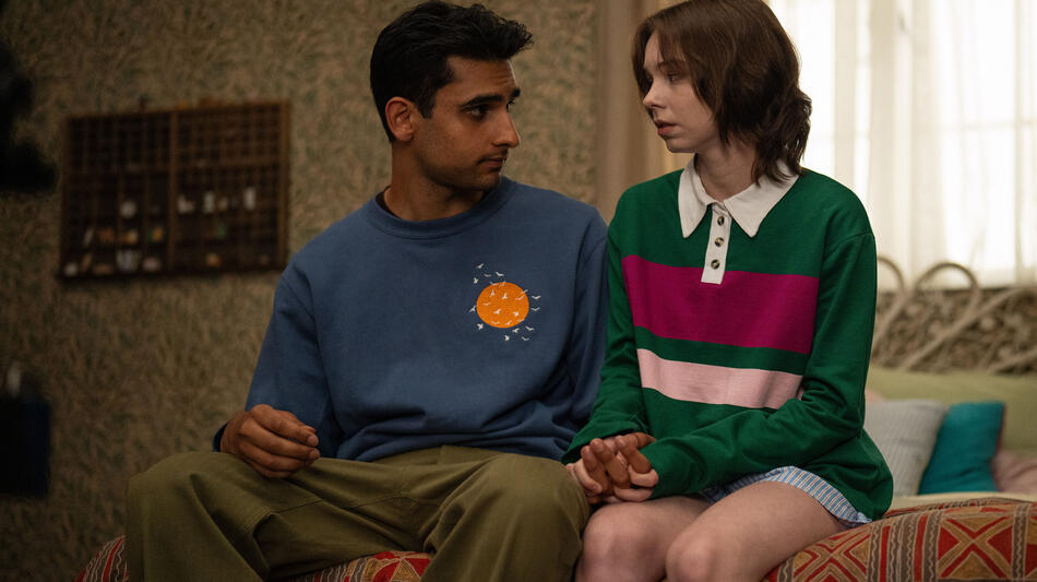 Zain Iqbal come Ravi Singh e Emma Myers come Pip Fitz-Amobi in Come uccidono le brave ragazze 2x05