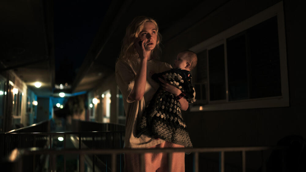 Elle Fanning in Margo ha problemi di soldi 1x02
