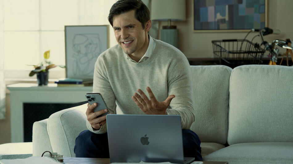 Phil Dunster in Rooster 1x04