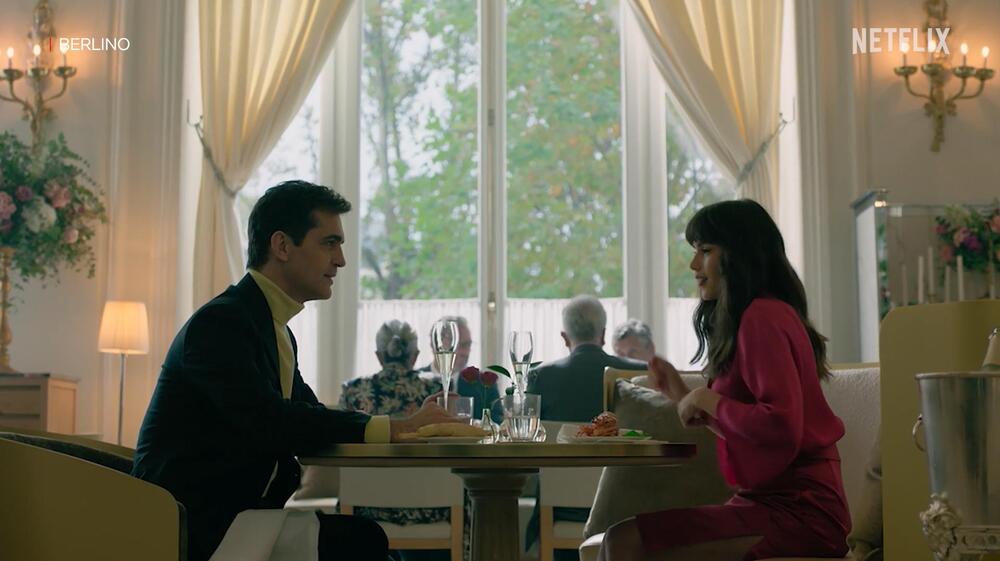 Berlino e i gioielli di Parigi, scena da Clip 'Il primo appuntamento'
