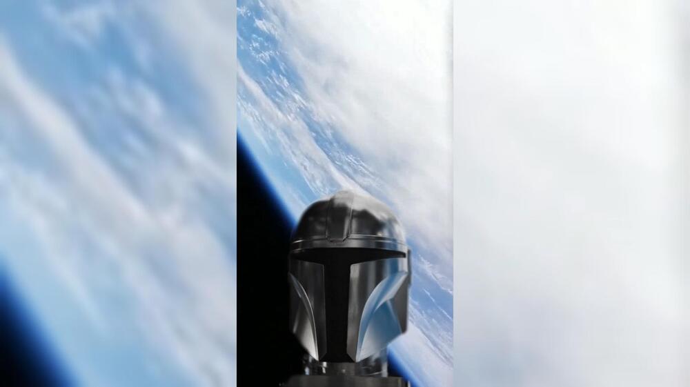 The Mandalorian & Grogu, l'elmo del Mandaloriano in orbita