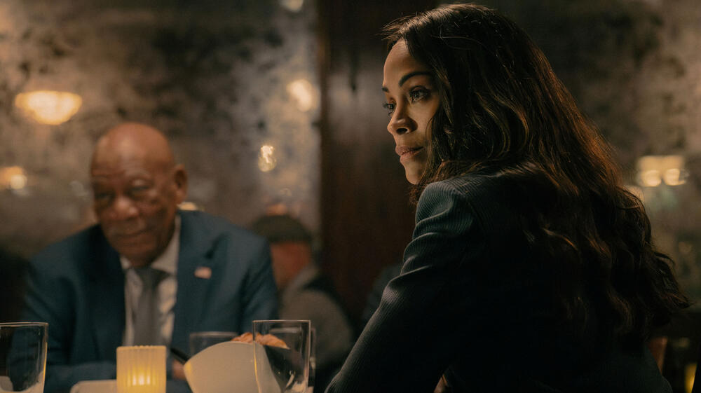 (S-D) Morgan Freeman come Edwin Mullins e Zoe Saldaña come Joe in Lioness 3x06