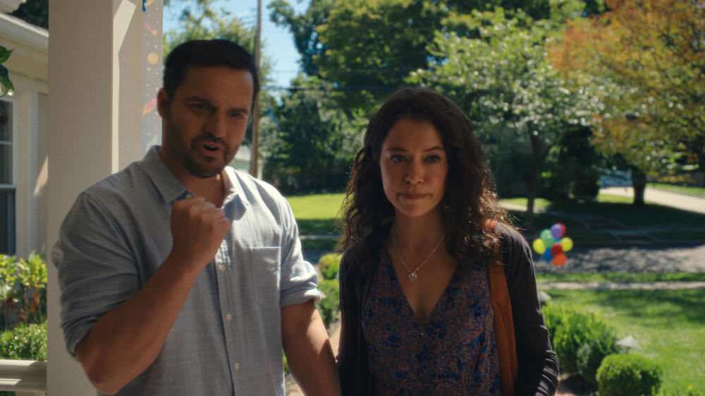 Jake Johnson e Tatiana Maslany in Maximum Pleasure Guaranteed 1x04