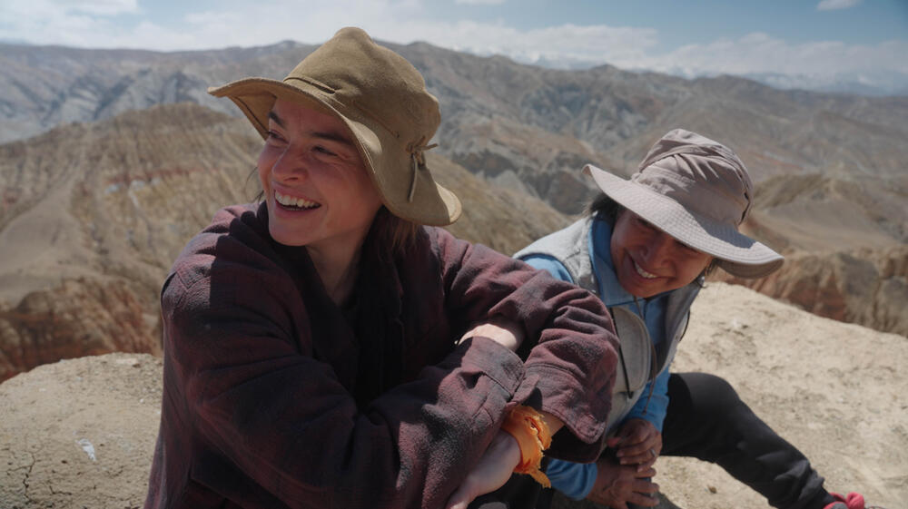 Kasia Smutniak e Kunzom Thakuri in Mustang di Kasia Smutniak
