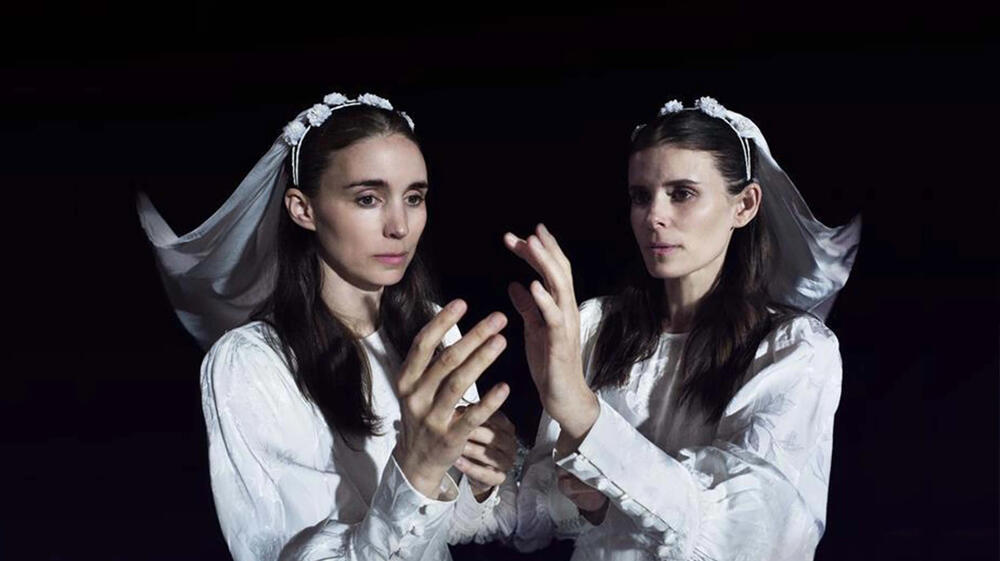 Kate e Rooney Mara in Bucking Fastard di Werner Herzog