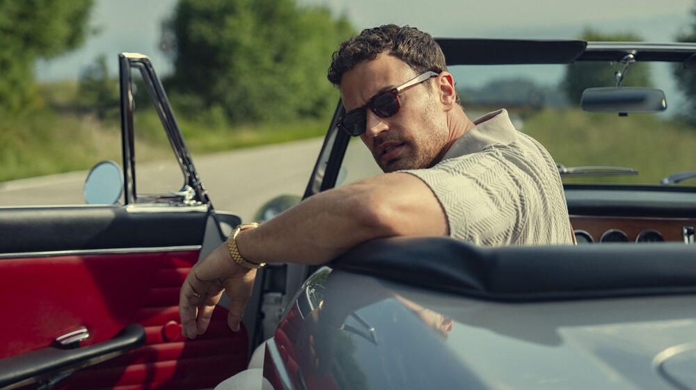 Theo James in The Gentlemen 2x06