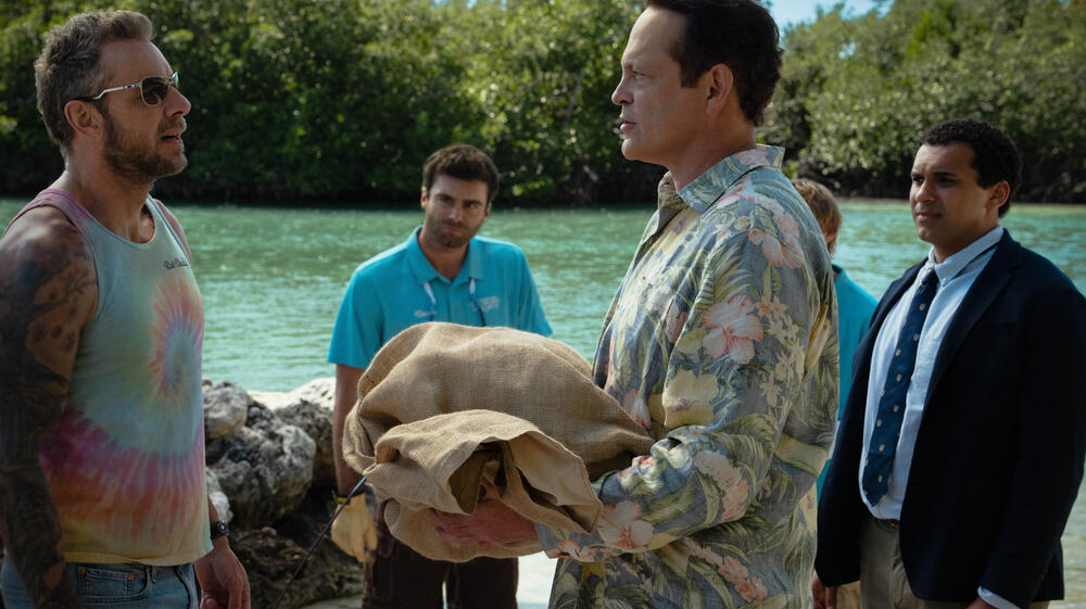 Dax Shepard e Vince Vaughn in Bad Monkey 2x02